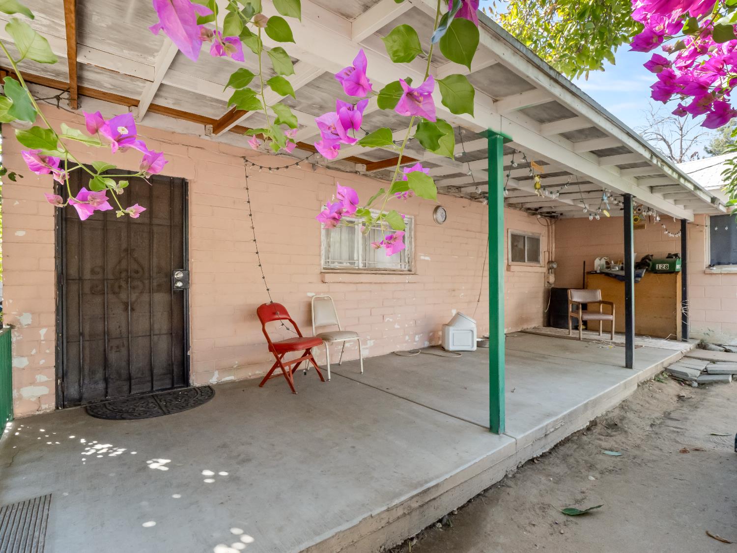 128 S Willow Ave, Fresno, CA 93727