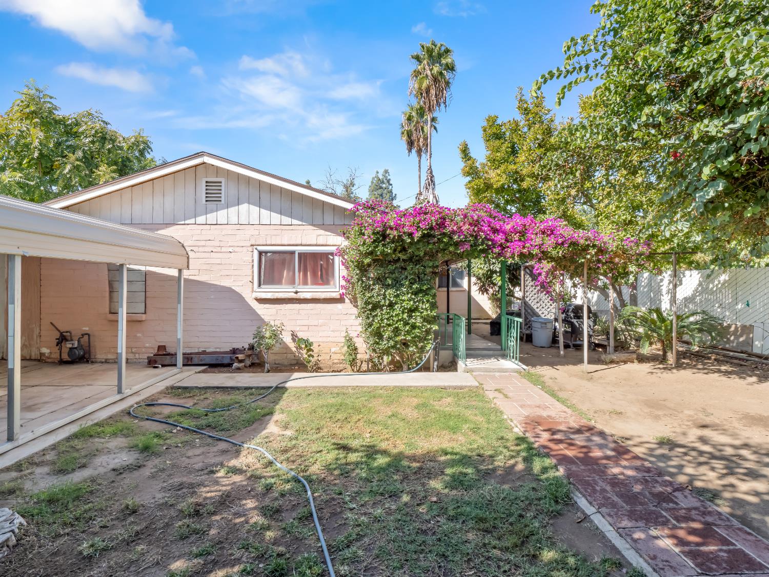 128 S Willow Ave, Fresno, CA 93727