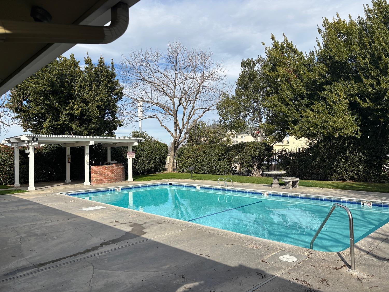 411 W Santa Ana Ave W #1, Clovis, CA 93612