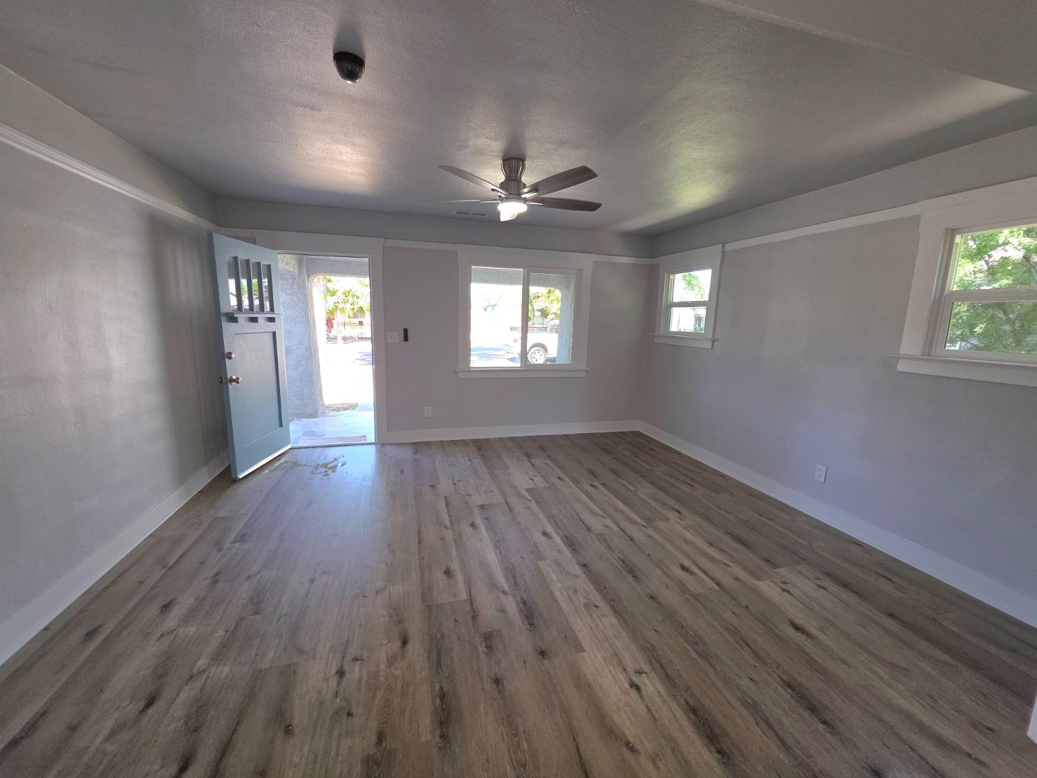 4002 E Lyell Ave, Fresno, CA 93702