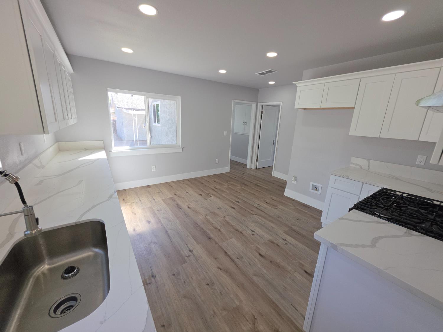 4002 E Lyell Ave, Fresno, CA 93702