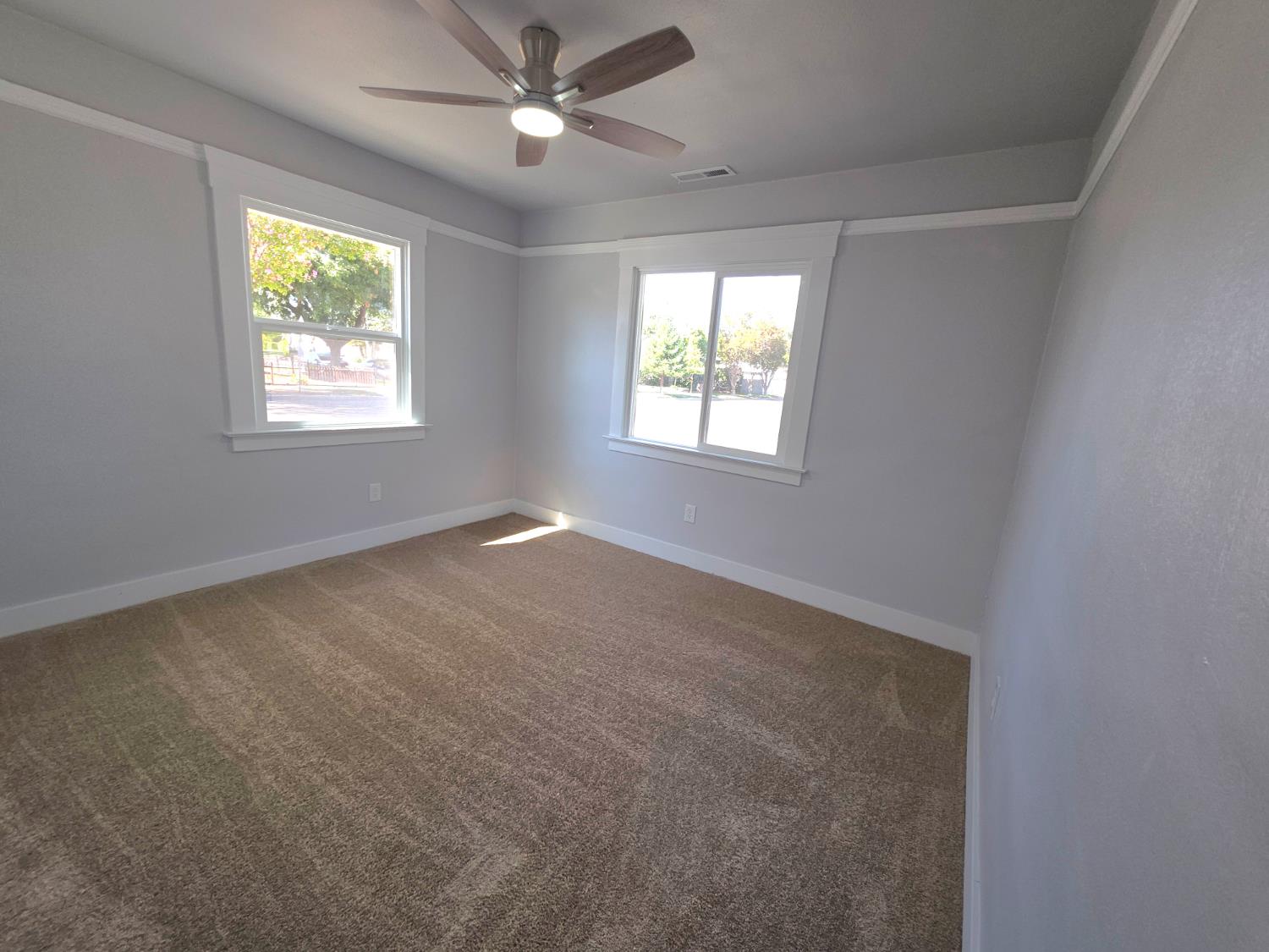 4002 E Lyell Ave, Fresno, CA 93702