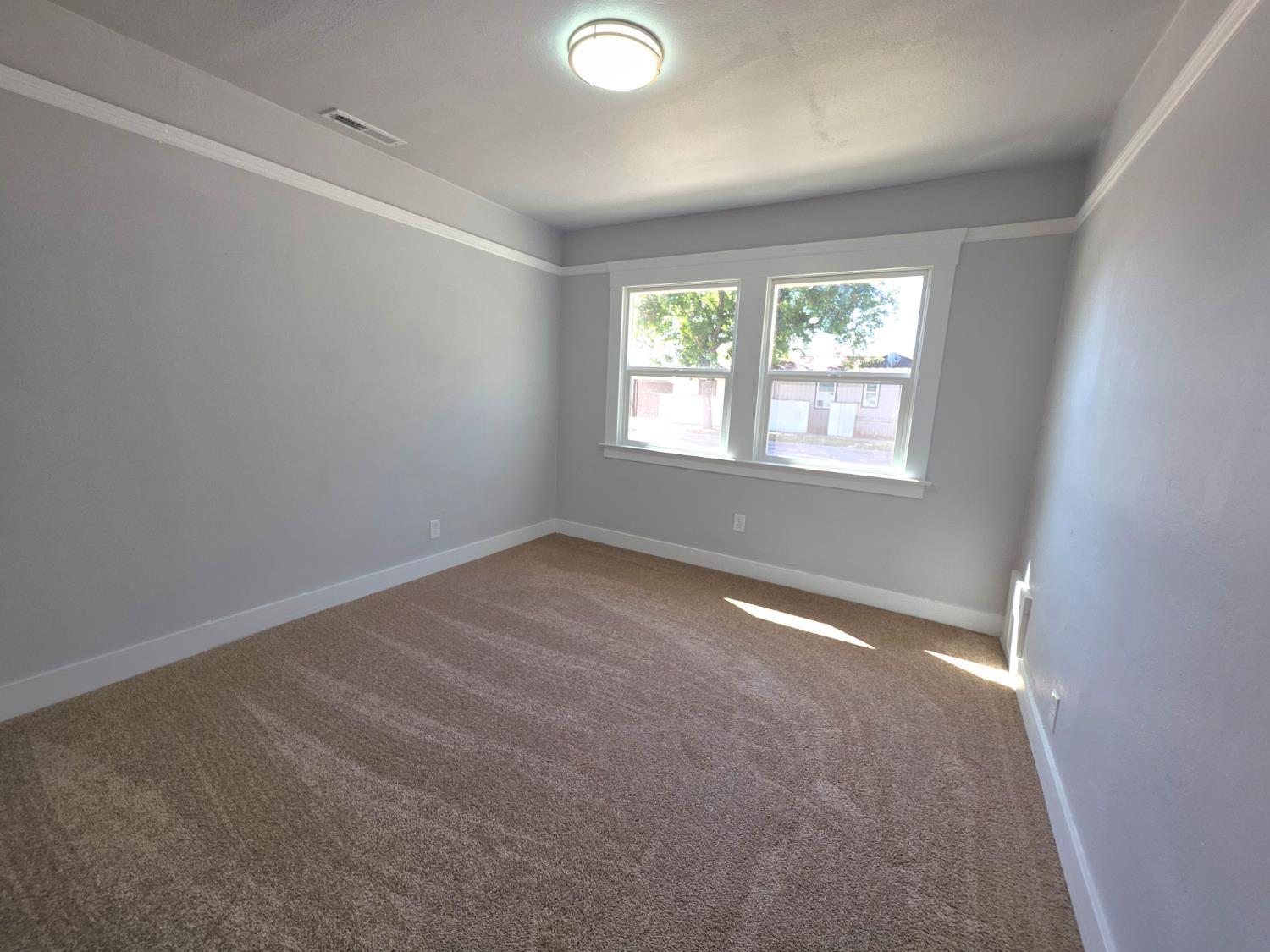 4002 E Lyell Ave, Fresno, CA 93702
