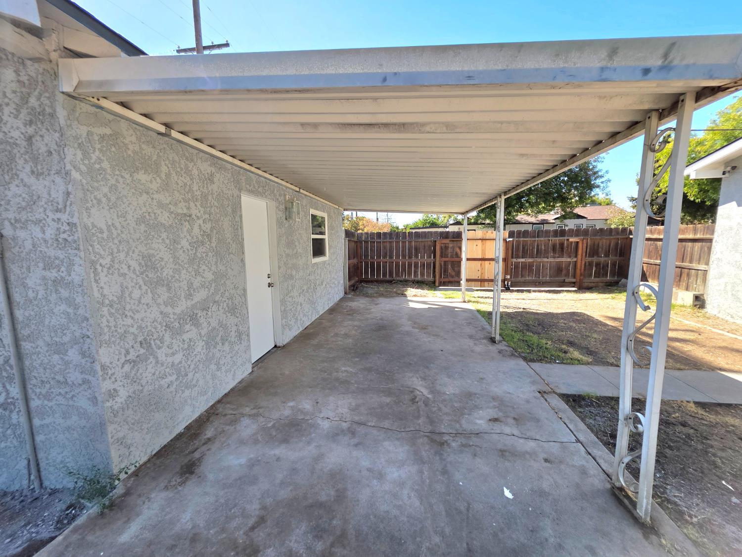 4002 E Lyell Ave, Fresno, CA 93702