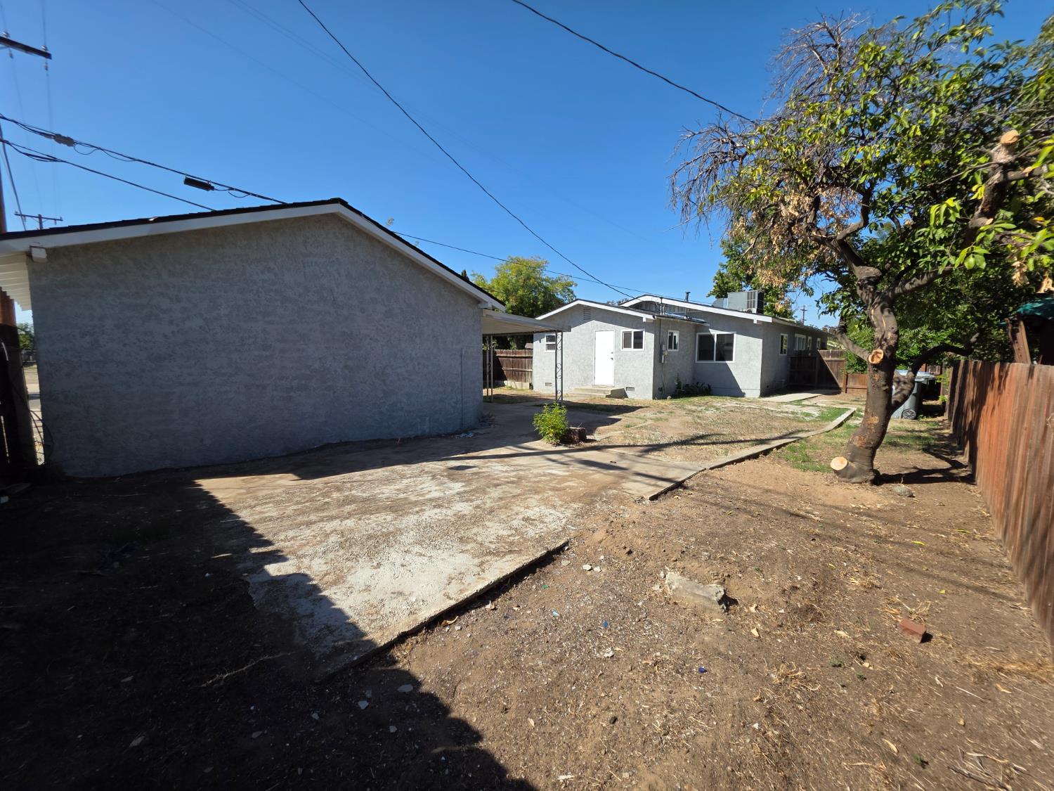 4002 E Lyell Ave, Fresno, CA 93702