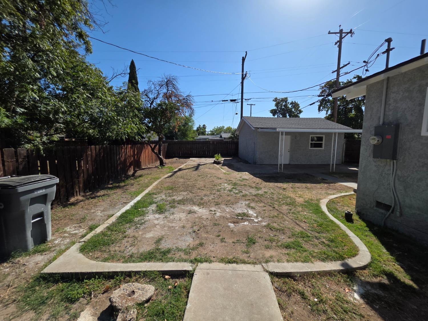 4002 E Lyell Ave, Fresno, CA 93702