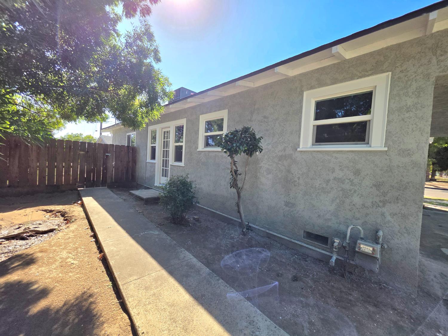 4002 E Lyell Ave, Fresno, CA 93702