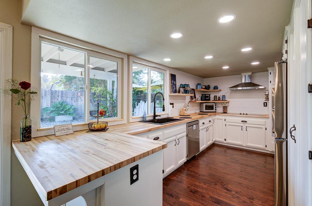 1149 E Salem Ave, Fresno, CA 93720