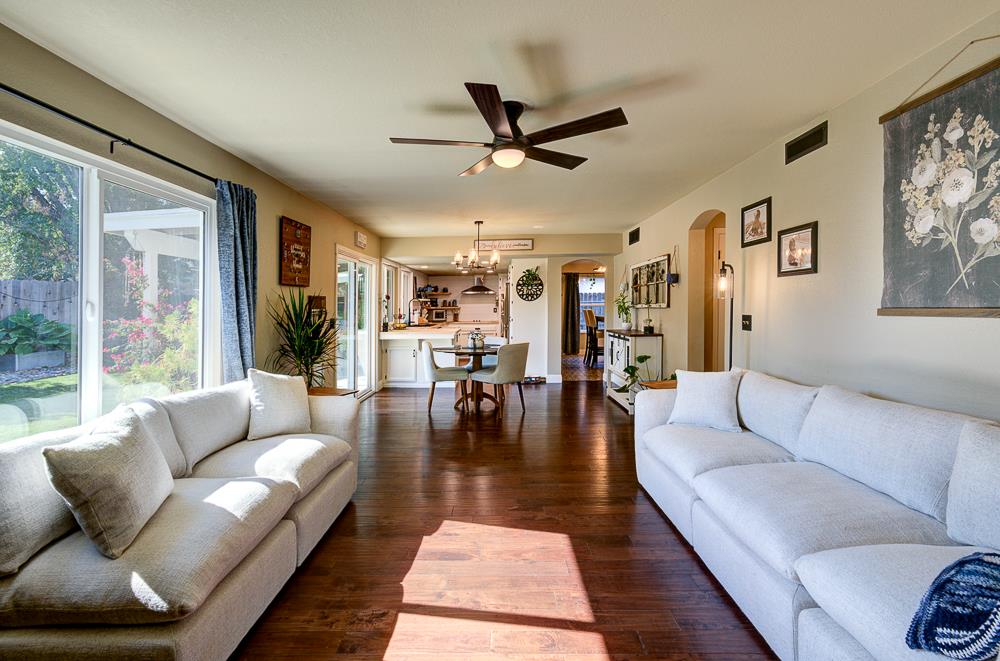 1149 E Salem Ave, Fresno, CA 93720