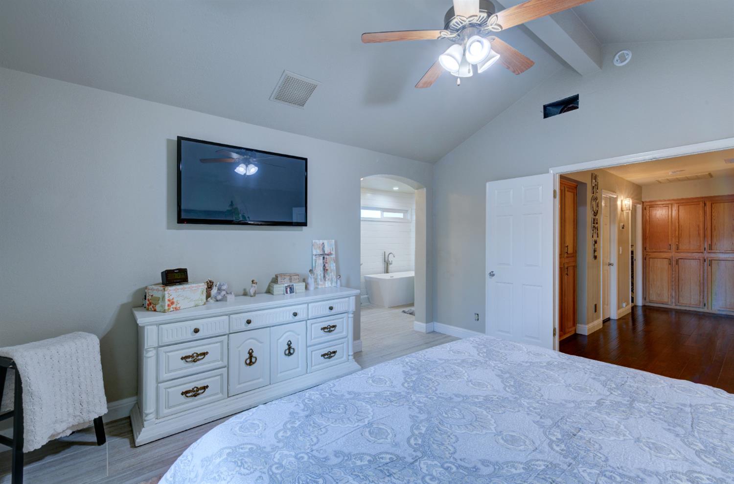 1149 E Salem Ave, Fresno, CA 93720