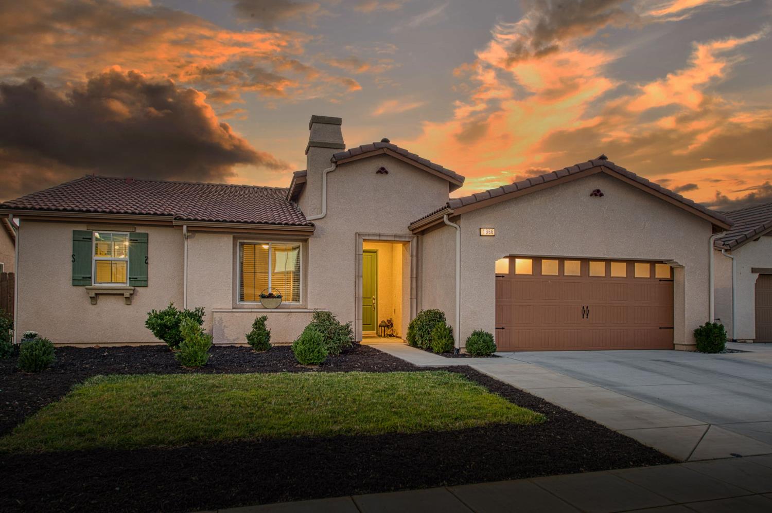 1066 La Canada Ave, Clovis, CA 93619