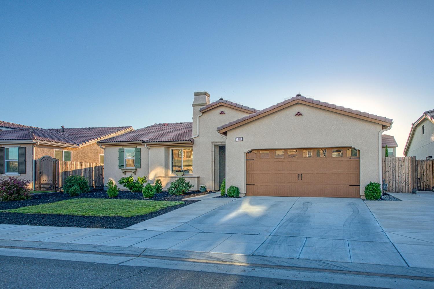 1066 La Canada Ave, Clovis, CA 93619