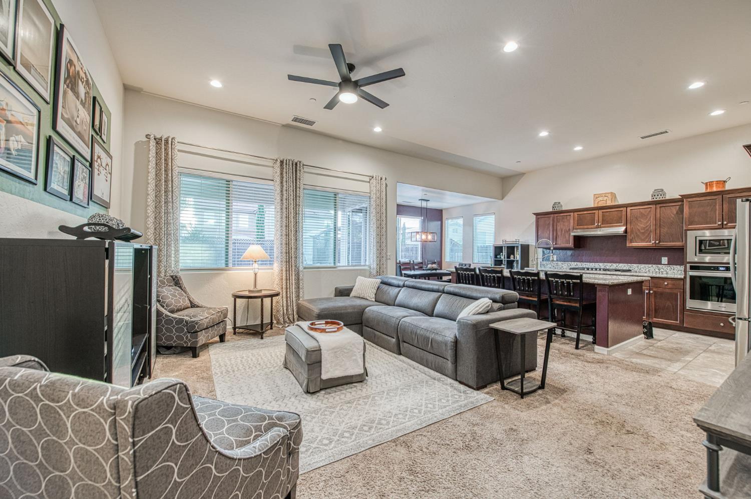 1066 La Canada Ave, Clovis, CA 93619
