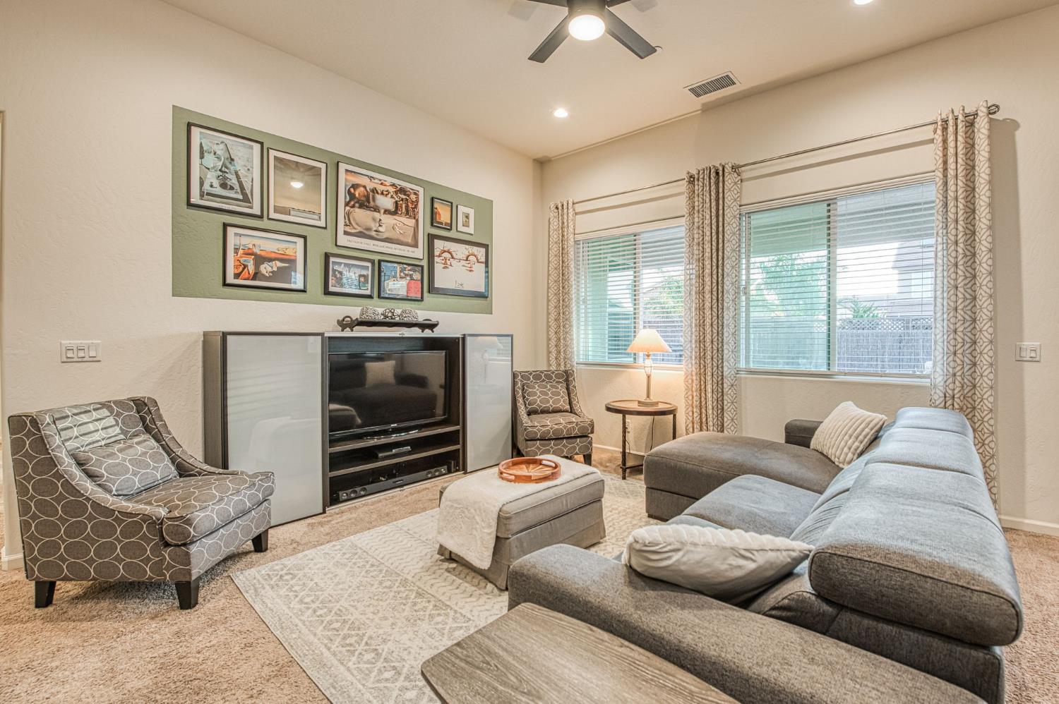 1066 La Canada Ave, Clovis, CA 93619