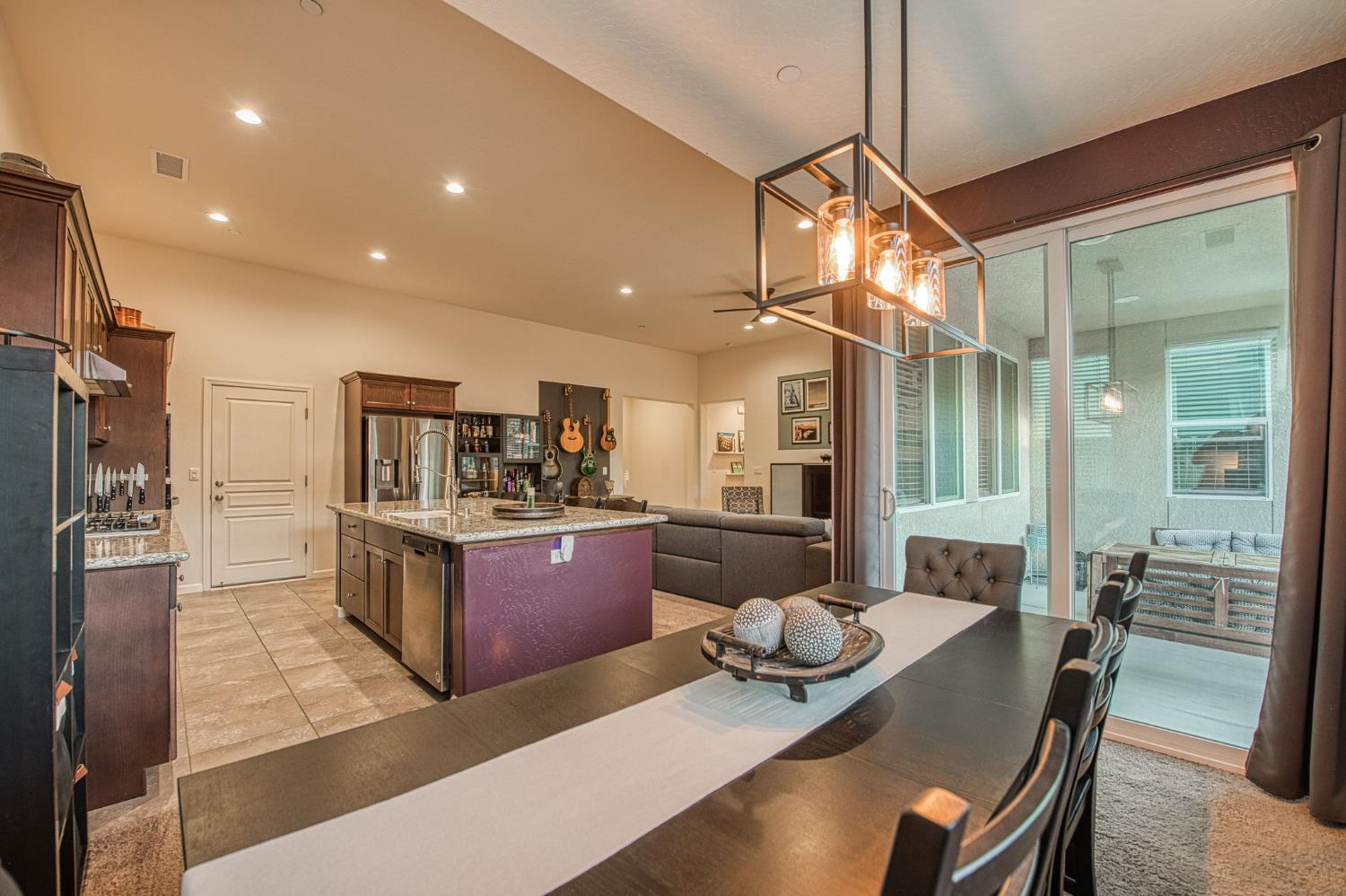 1066 La Canada Ave, Clovis, CA 93619