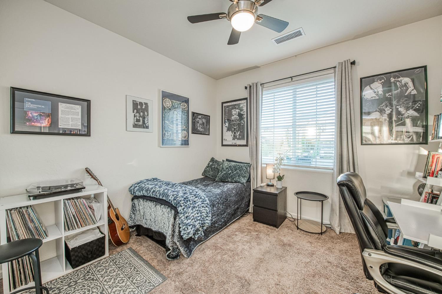 1066 La Canada Ave, Clovis, CA 93619
