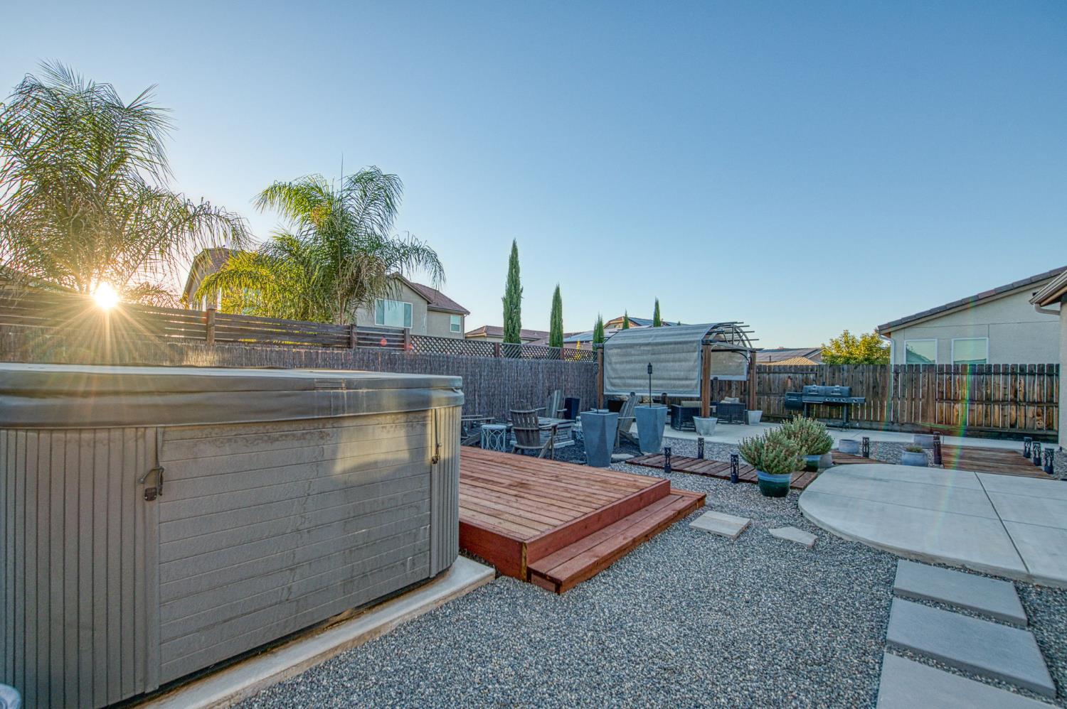 1066 La Canada Ave, Clovis, CA 93619