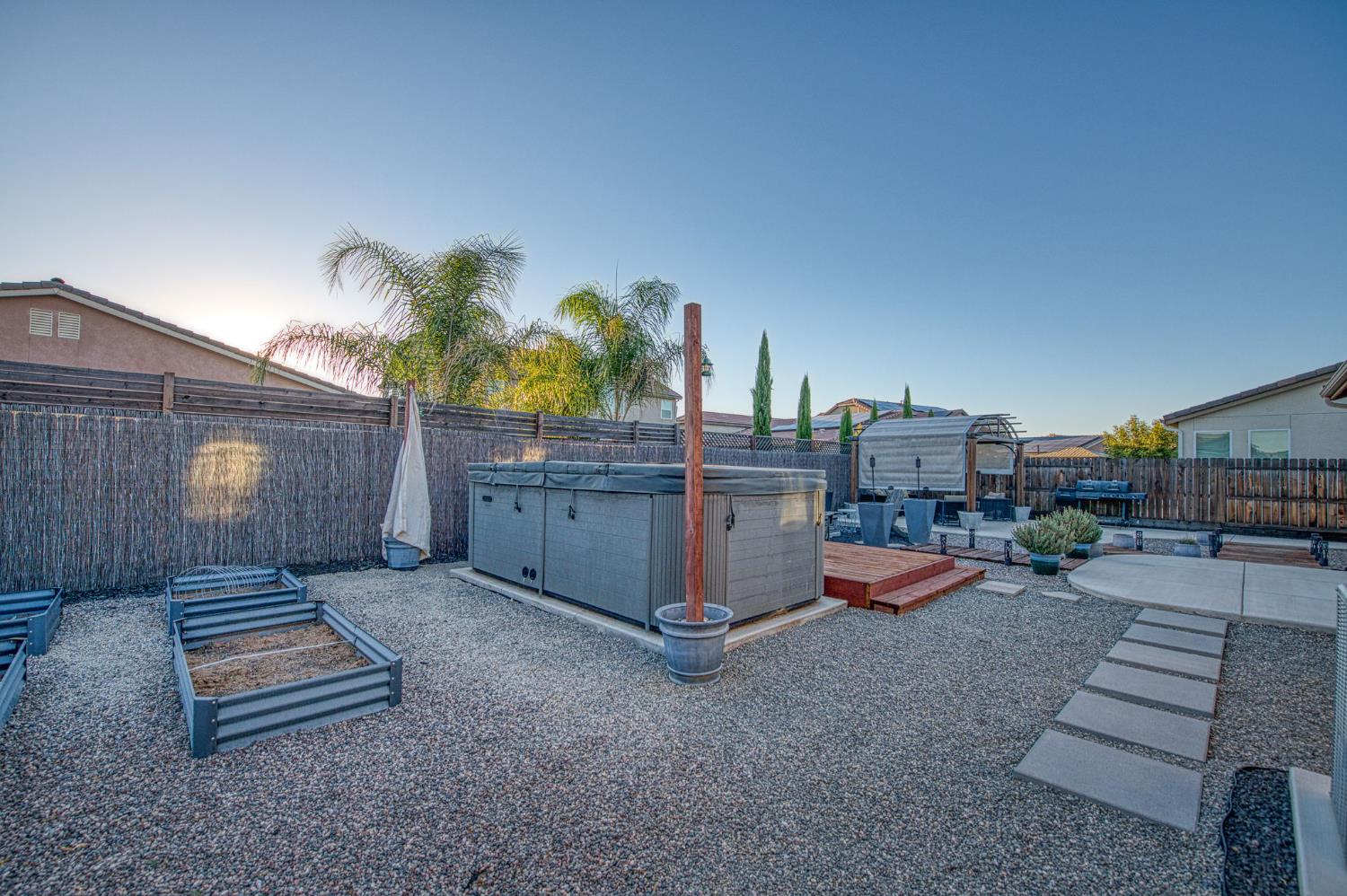 1066 La Canada Ave, Clovis, CA 93619
