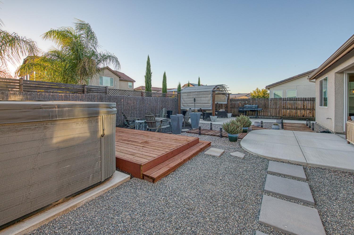 1066 La Canada Ave, Clovis, CA 93619
