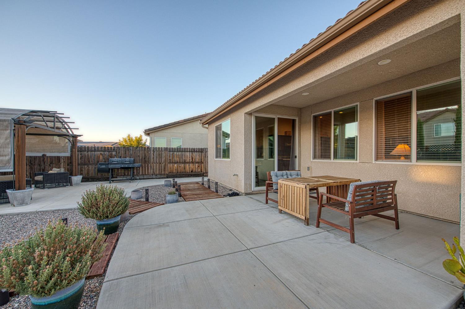1066 La Canada Ave, Clovis, CA 93619