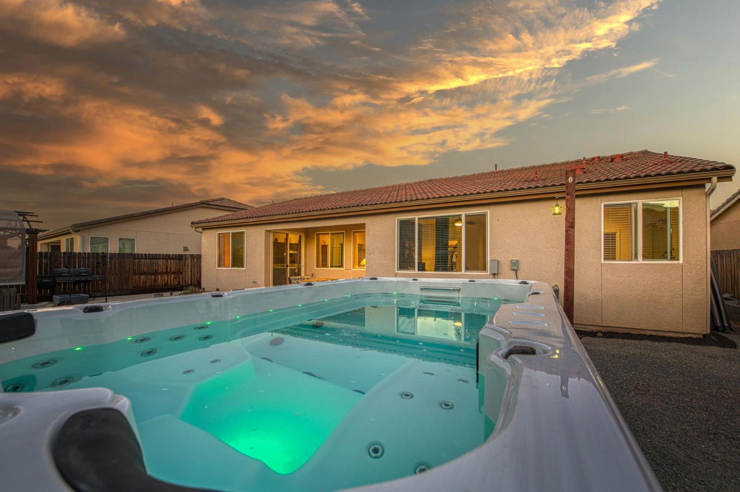 1066 La Canada Ave, Clovis, CA 93619