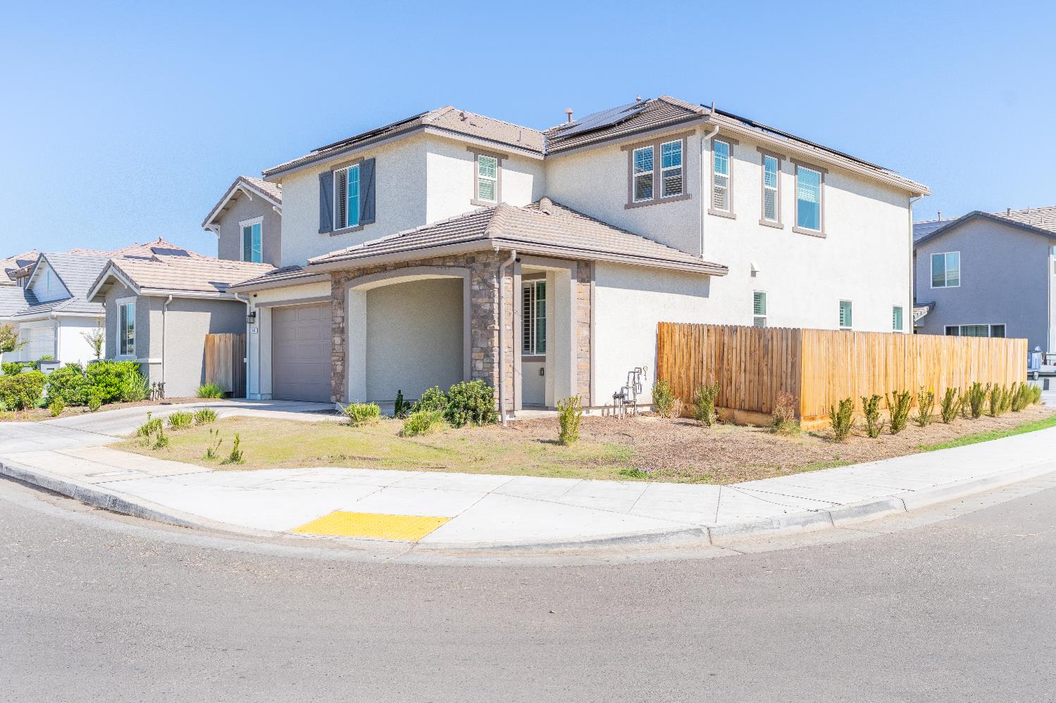 2148 N Millard Ave, Fresno, CA 93727