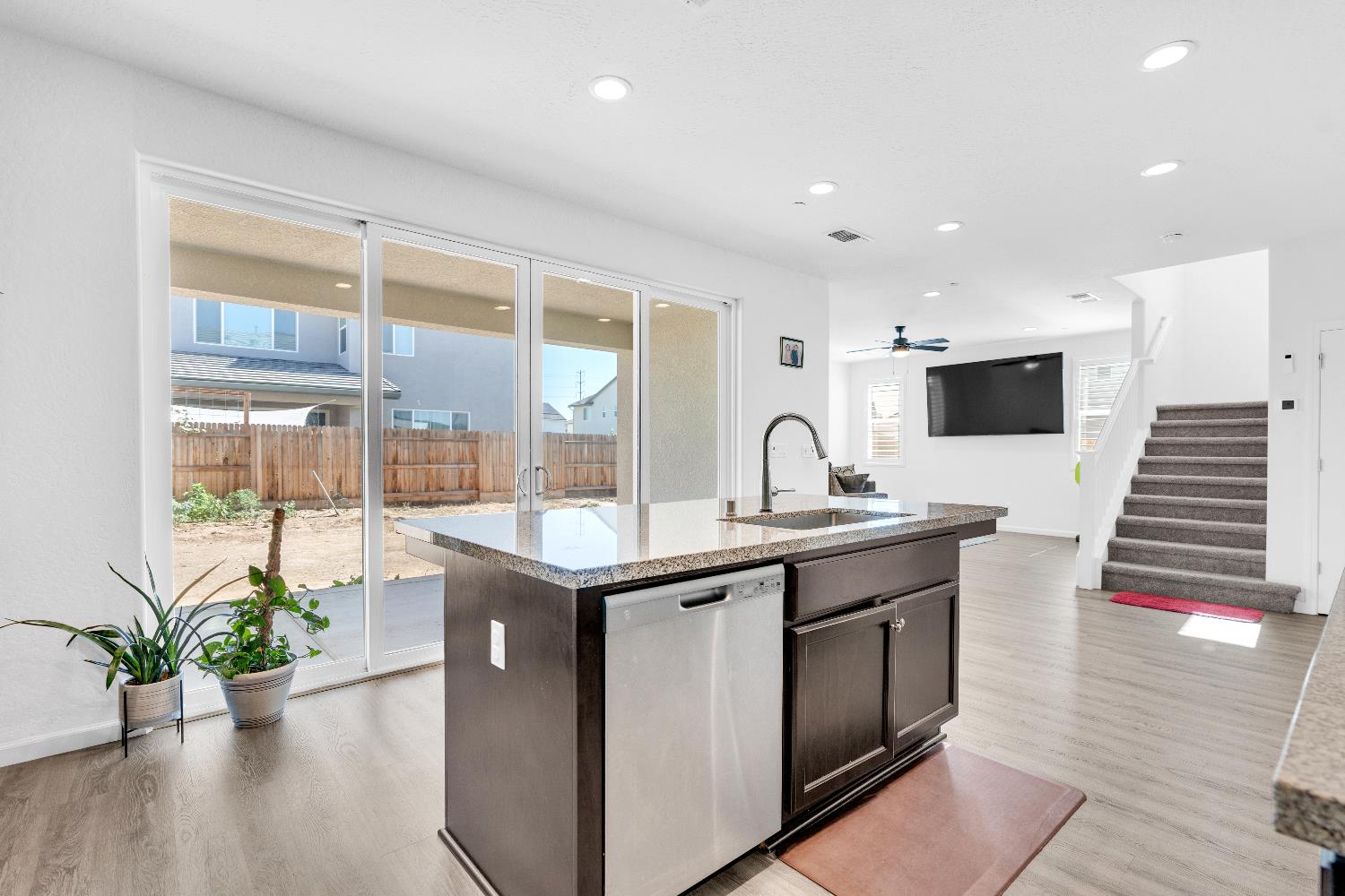 2148 N Millard Ave, Fresno, CA 93727