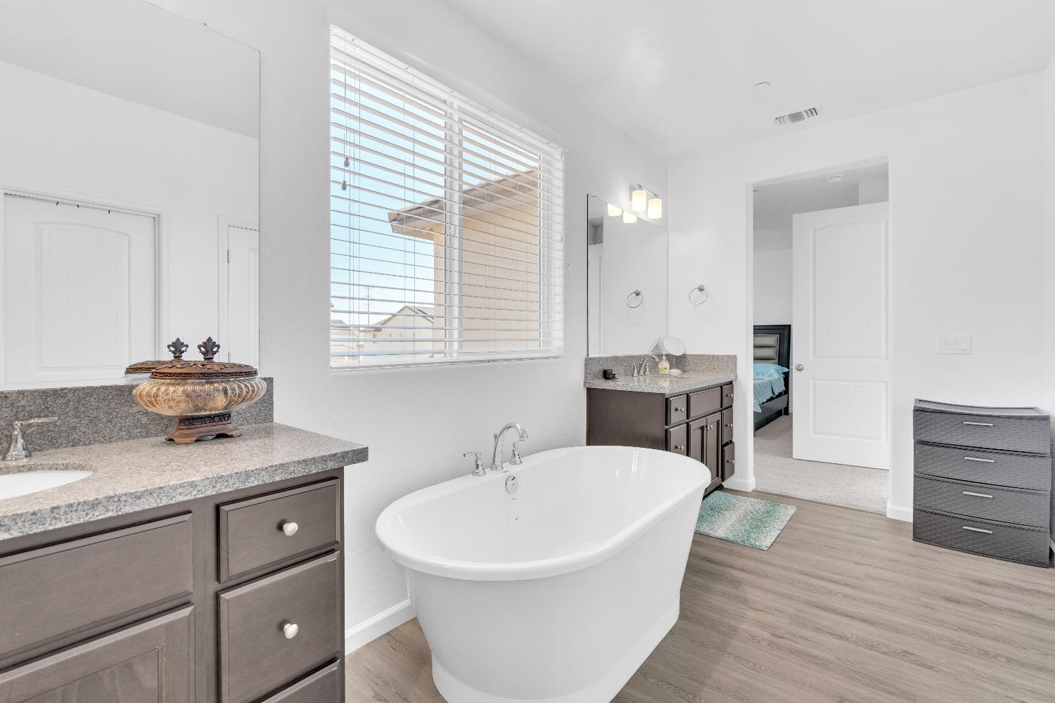 2148 N Millard Ave, Fresno, CA 93727