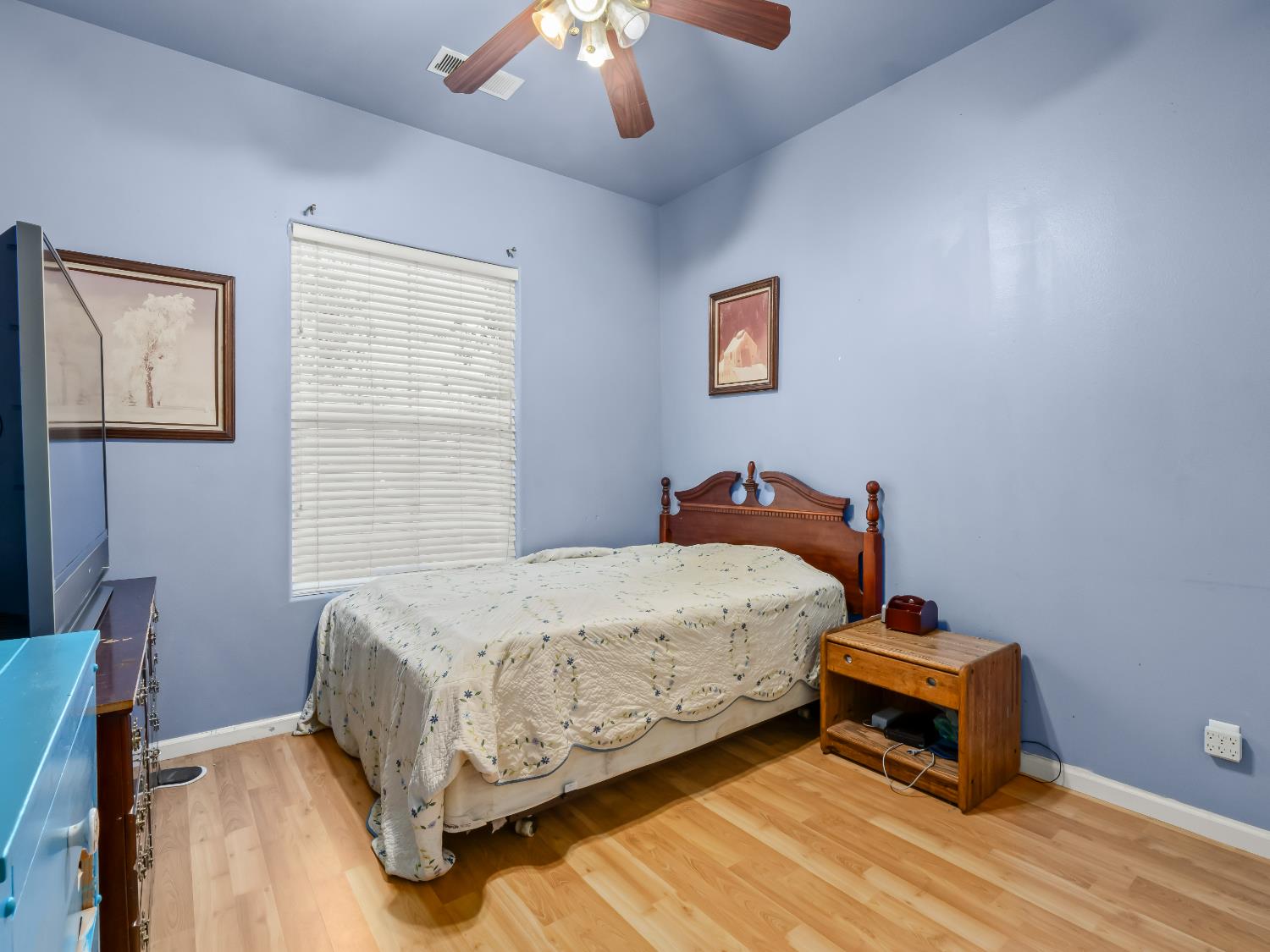 4769 N Emerald Peak Dr, Clovis, CA 93619