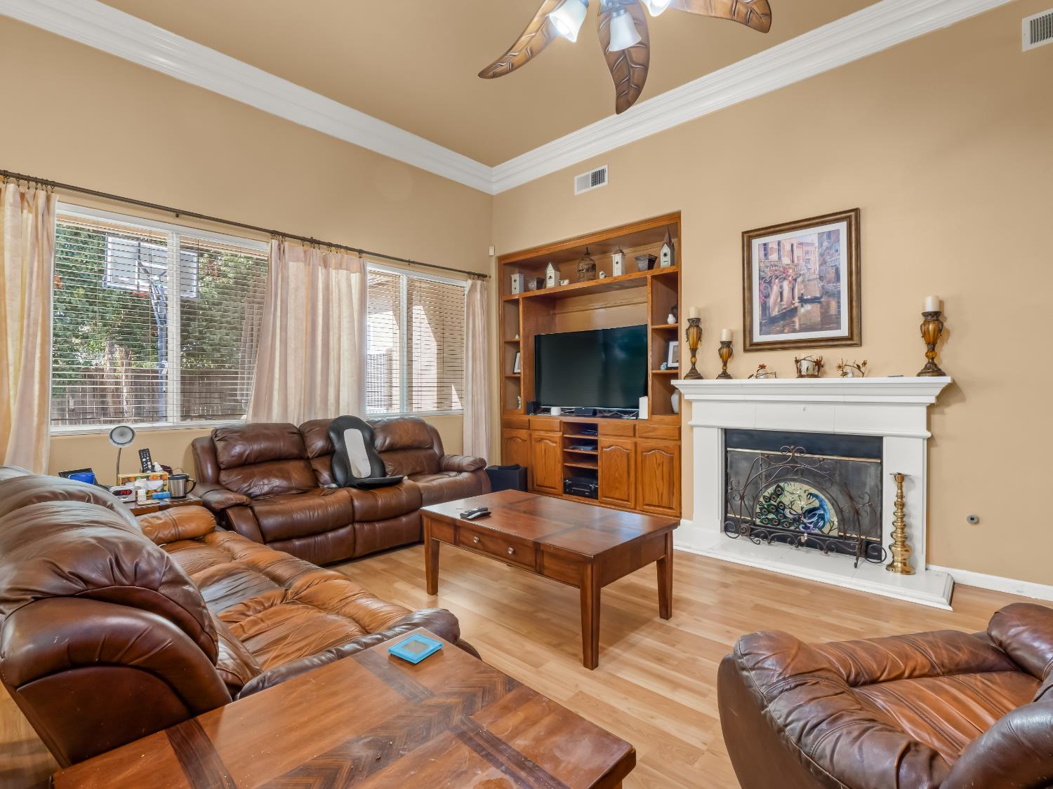 4769 N Emerald Peak Dr, Clovis, CA 93619