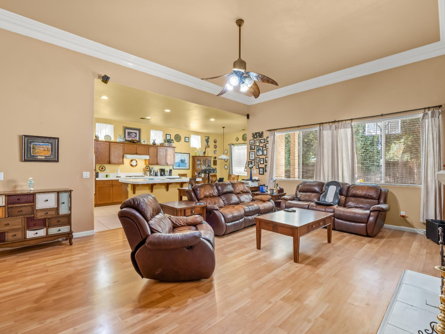 4769 N Emerald Peak Dr, Clovis, CA 93619