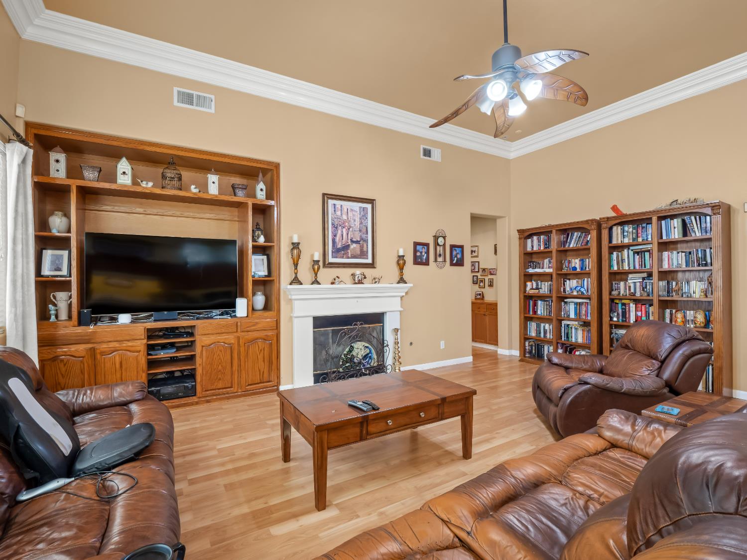 4769 N Emerald Peak Dr, Clovis, CA 93619