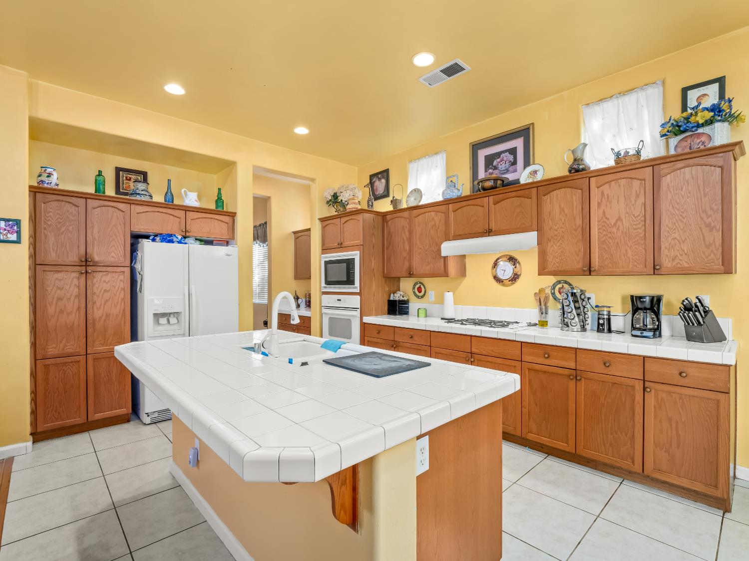 4769 N Emerald Peak Dr, Clovis, CA 93619