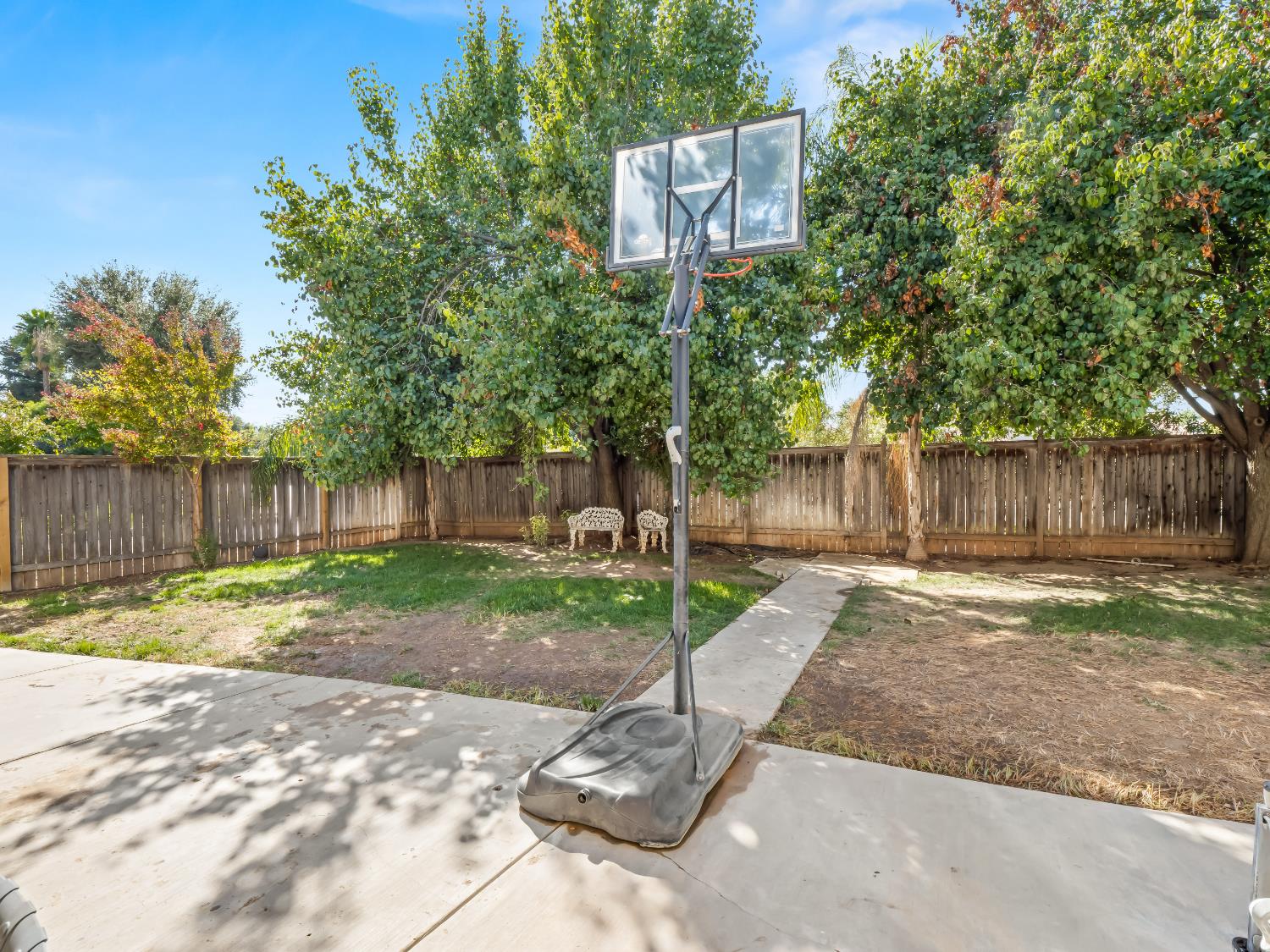 4769 N Emerald Peak Dr, Clovis, CA 93619