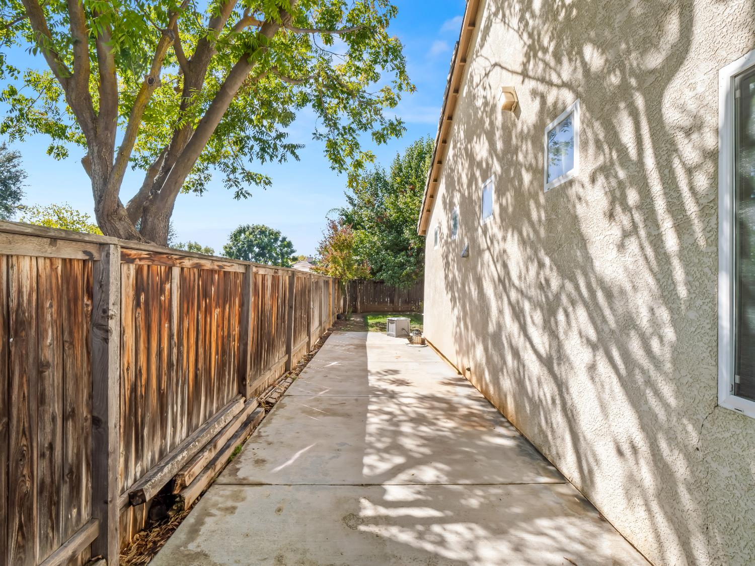 4769 N Emerald Peak Dr, Clovis, CA 93619