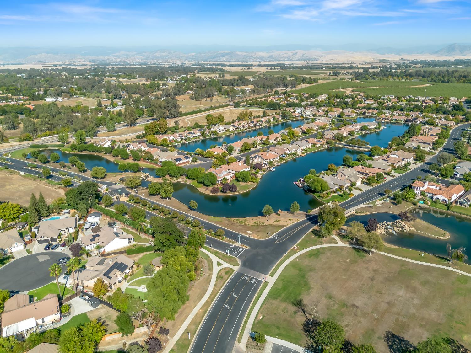 4769 N Emerald Peak Dr, Clovis, CA 93619