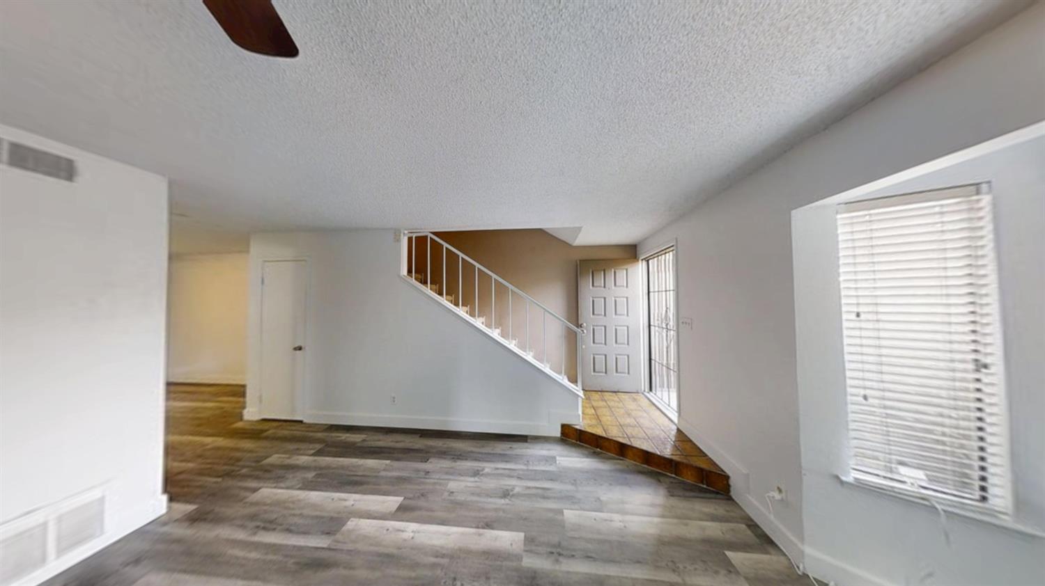 4676 E Alamos Ave #124, Fresno, CA 93726