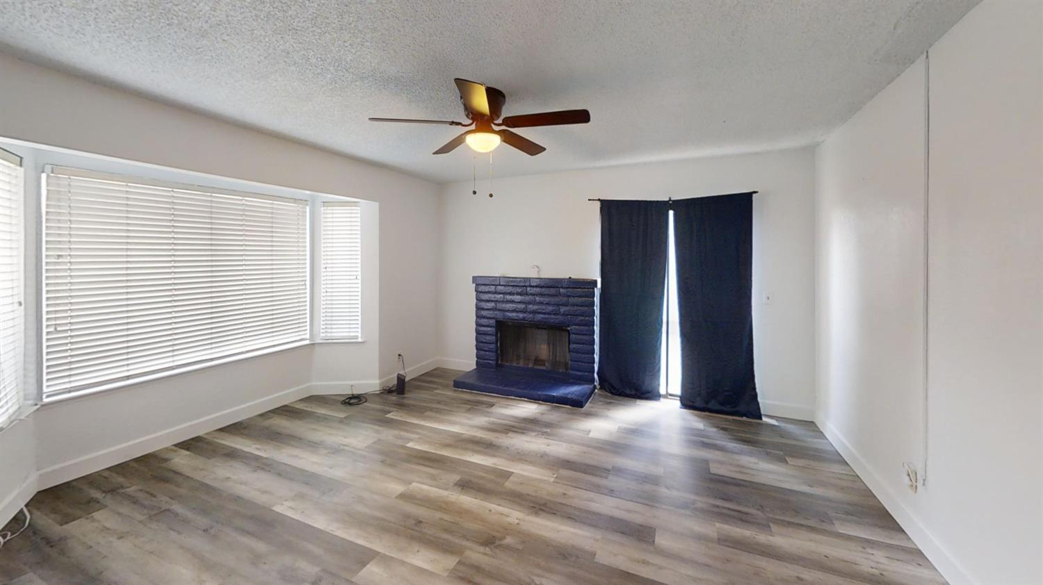 4676 E Alamos Ave #124, Fresno, CA 93726