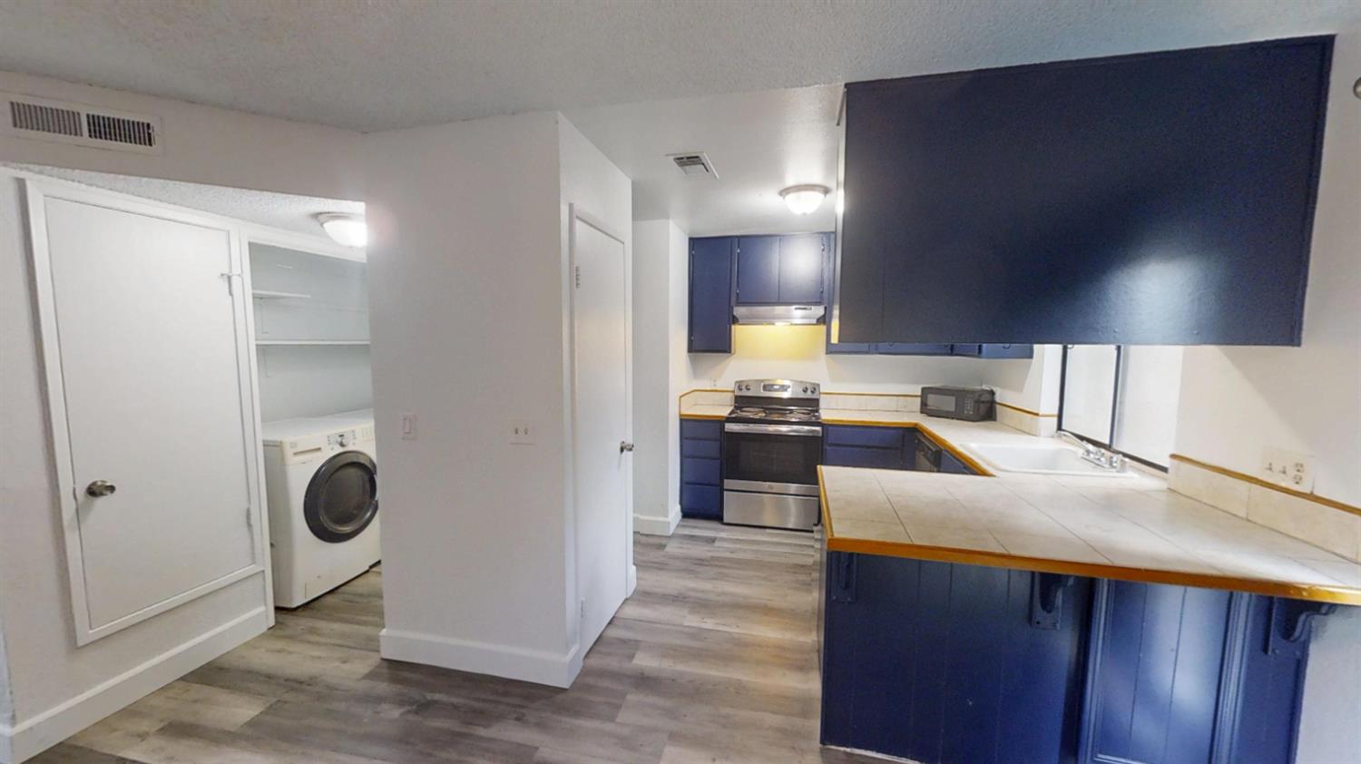 4676 E Alamos Ave #124, Fresno, CA 93726