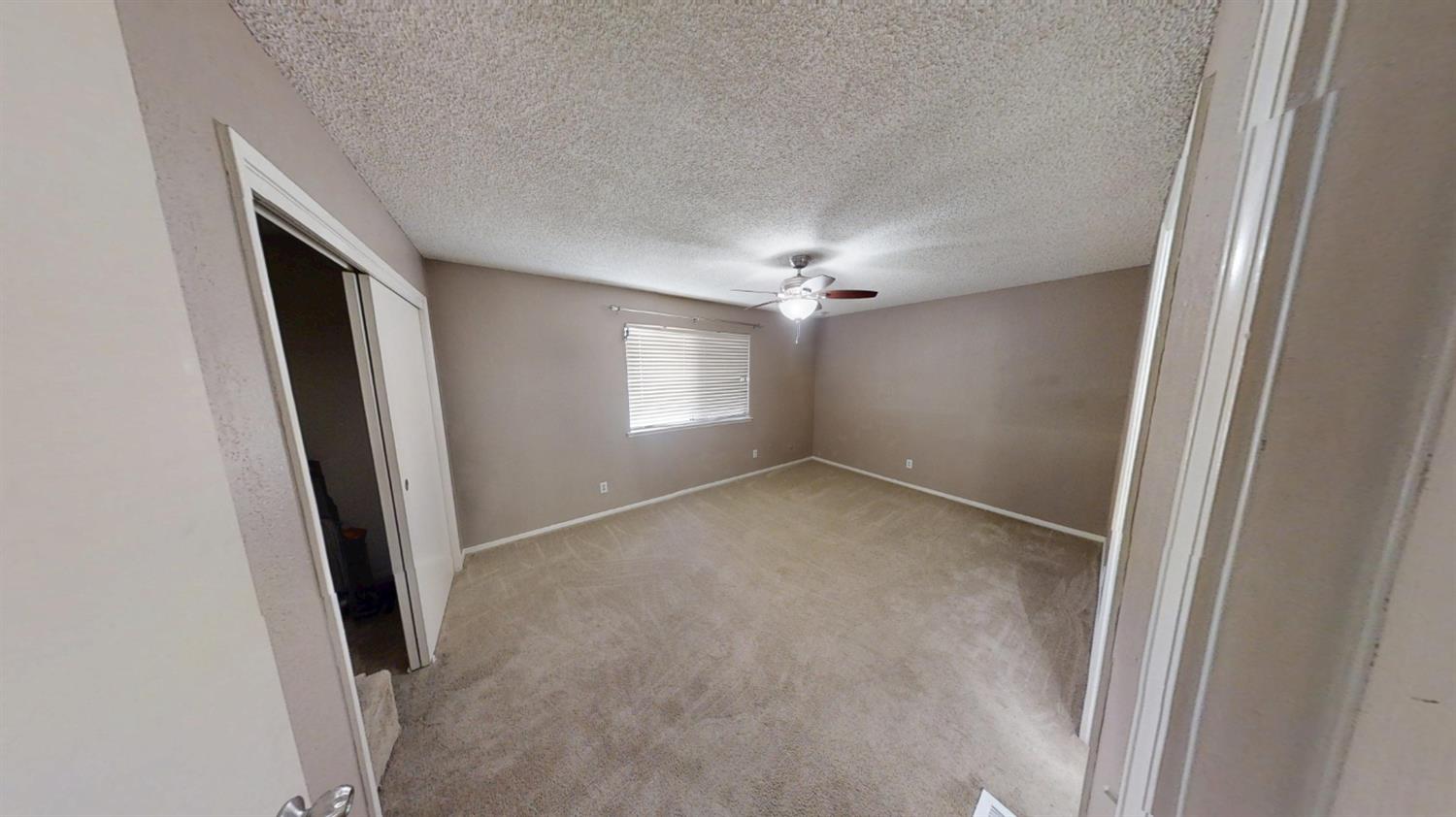 4676 E Alamos Ave #124, Fresno, CA 93726