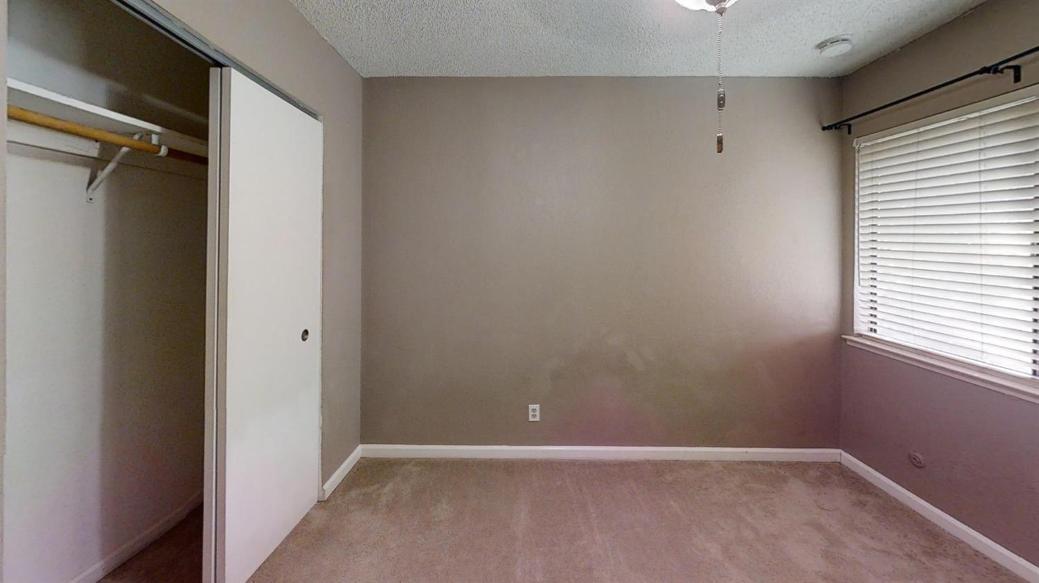 4676 E Alamos Ave #124, Fresno, CA 93726