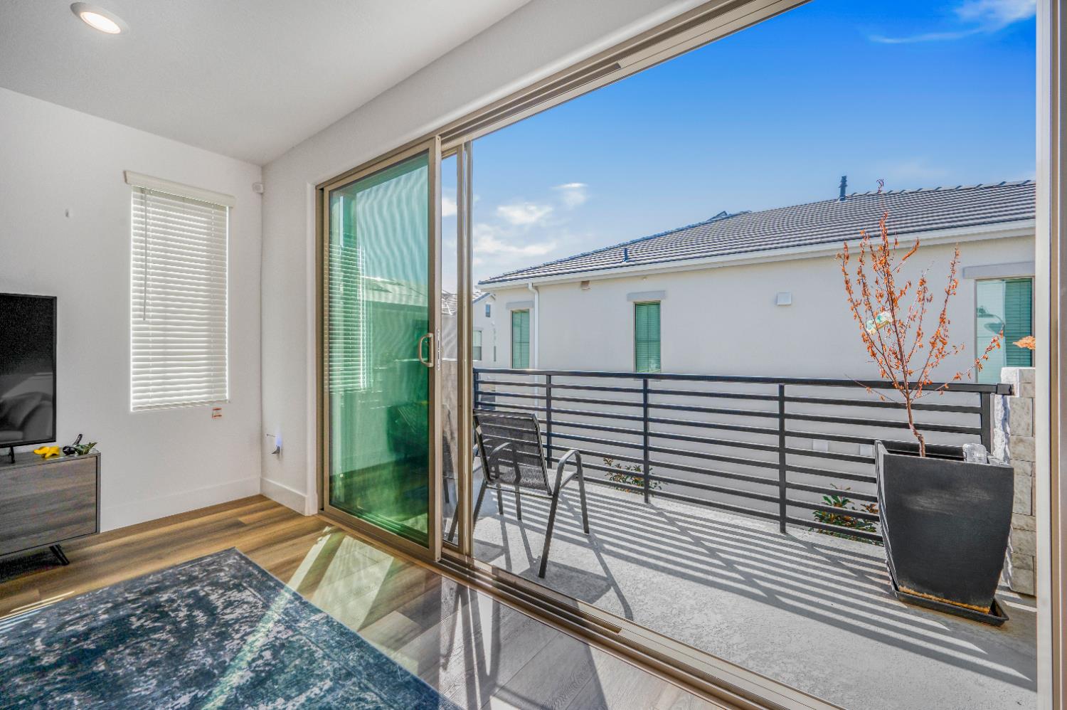 460 W Balsam Ln, Clovis, CA 93611