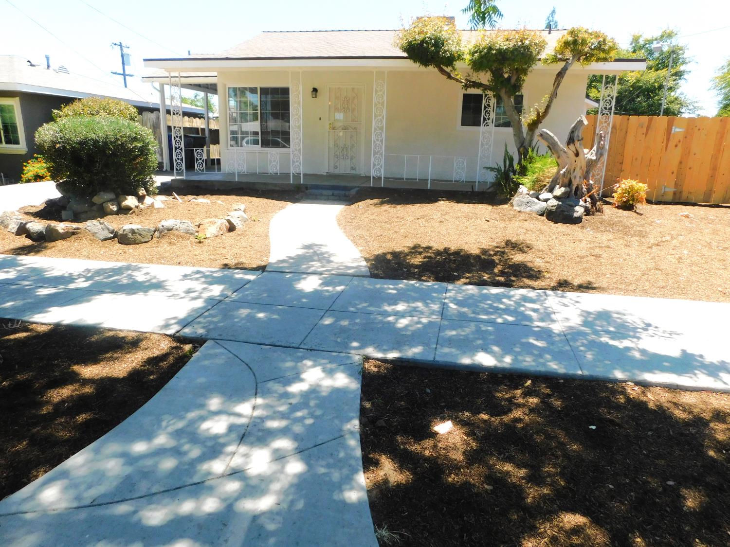 4774 E Hammond, Fresno, CA 93703