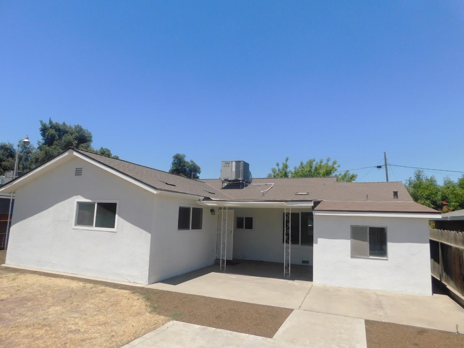 4774 E Hammond, Fresno, CA 93703
