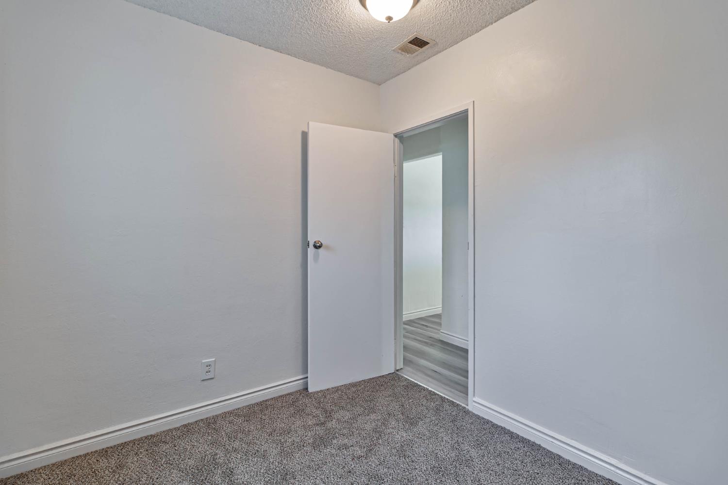 4774 E Hammond, Fresno, CA 93703