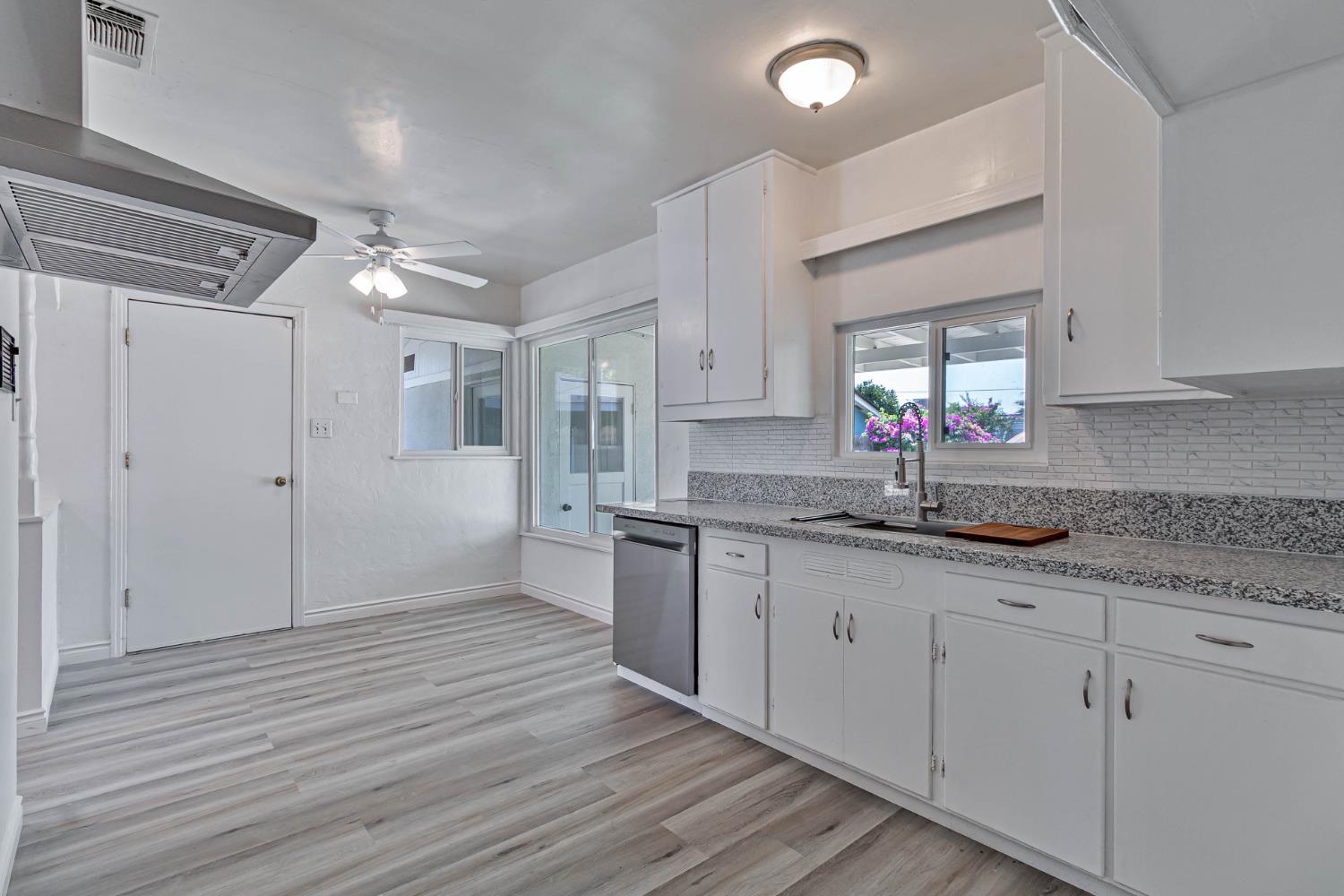 4774 E Hammond, Fresno, CA 93703