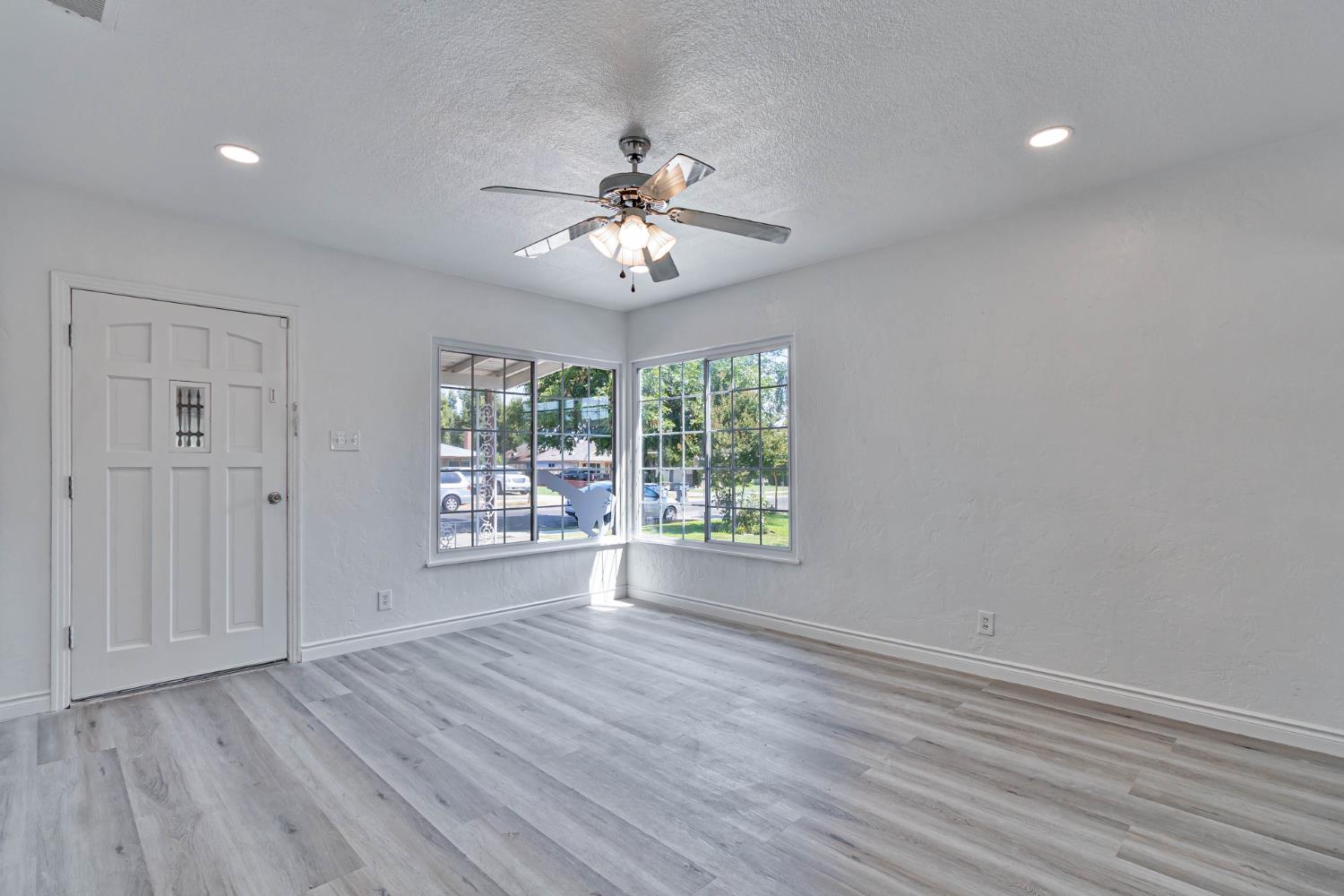 4774 E Hammond, Fresno, CA 93703
