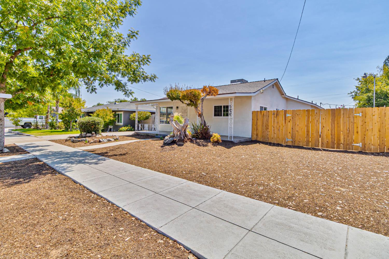 4774 E Hammond, Fresno, CA 93703