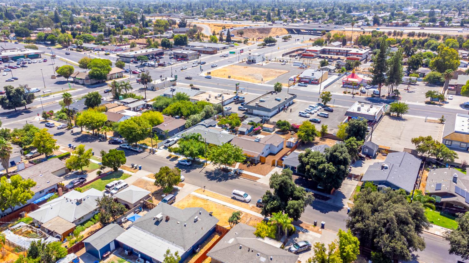 4774 E Hammond, Fresno, CA 93703