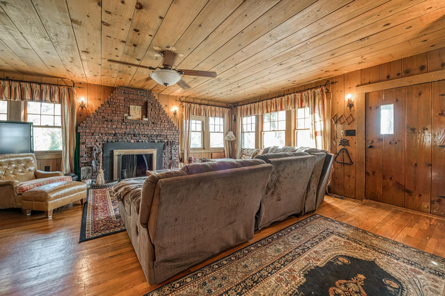 15 Rock Haven, Shaver Lake, CA 93664